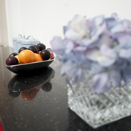 Willa Luxury London House Sleeps 13, 2 Minutes To Metro Zewnętrze zdjęcie