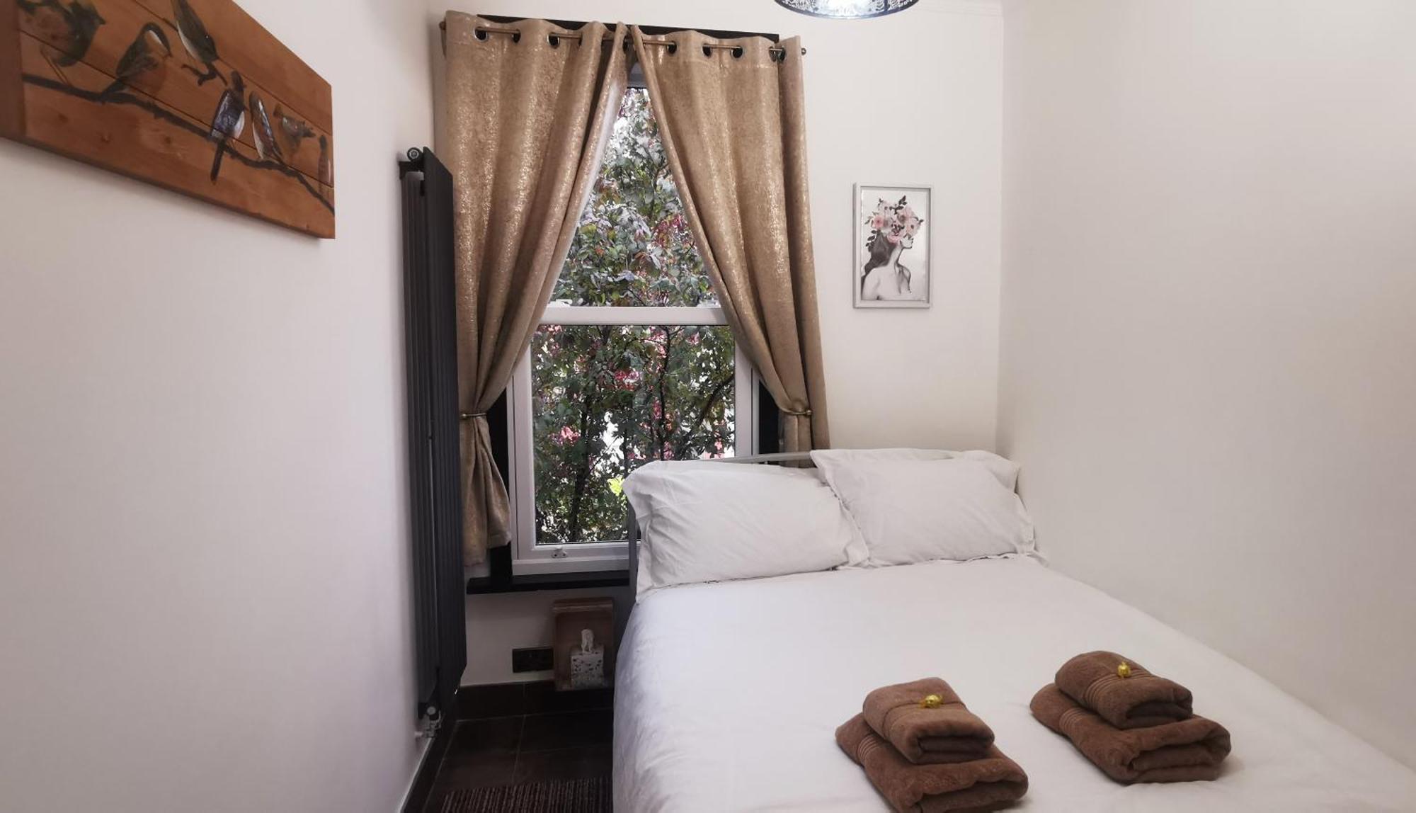 Willa Luxury London House Sleeps 13, 2 Minutes To Metro Zewnętrze zdjęcie